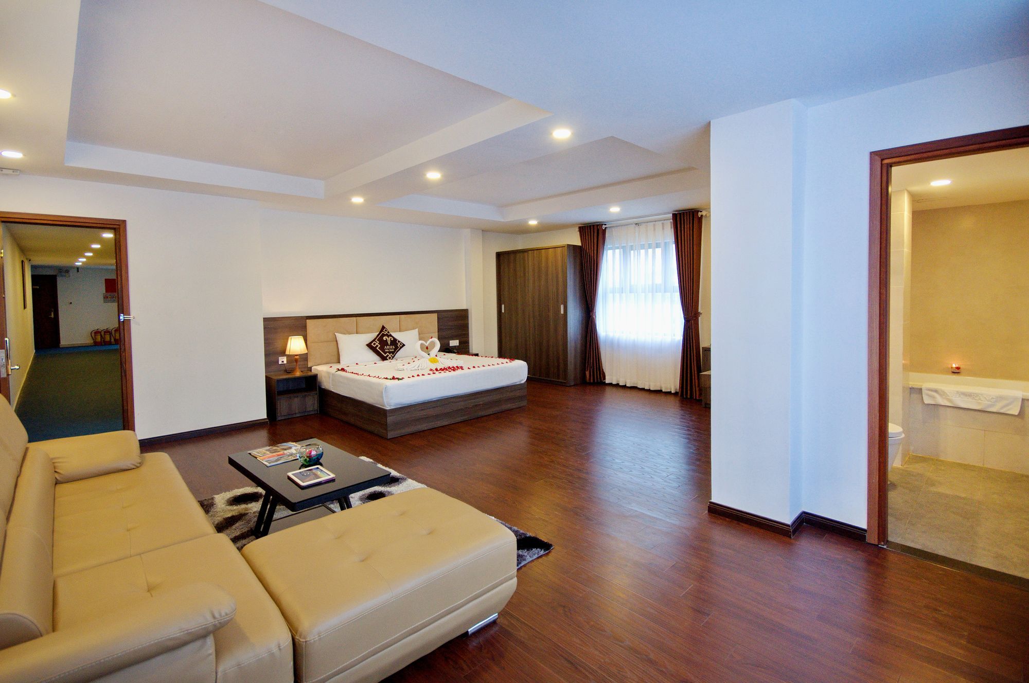 Aries Hotel Nha Trang Esterno foto
